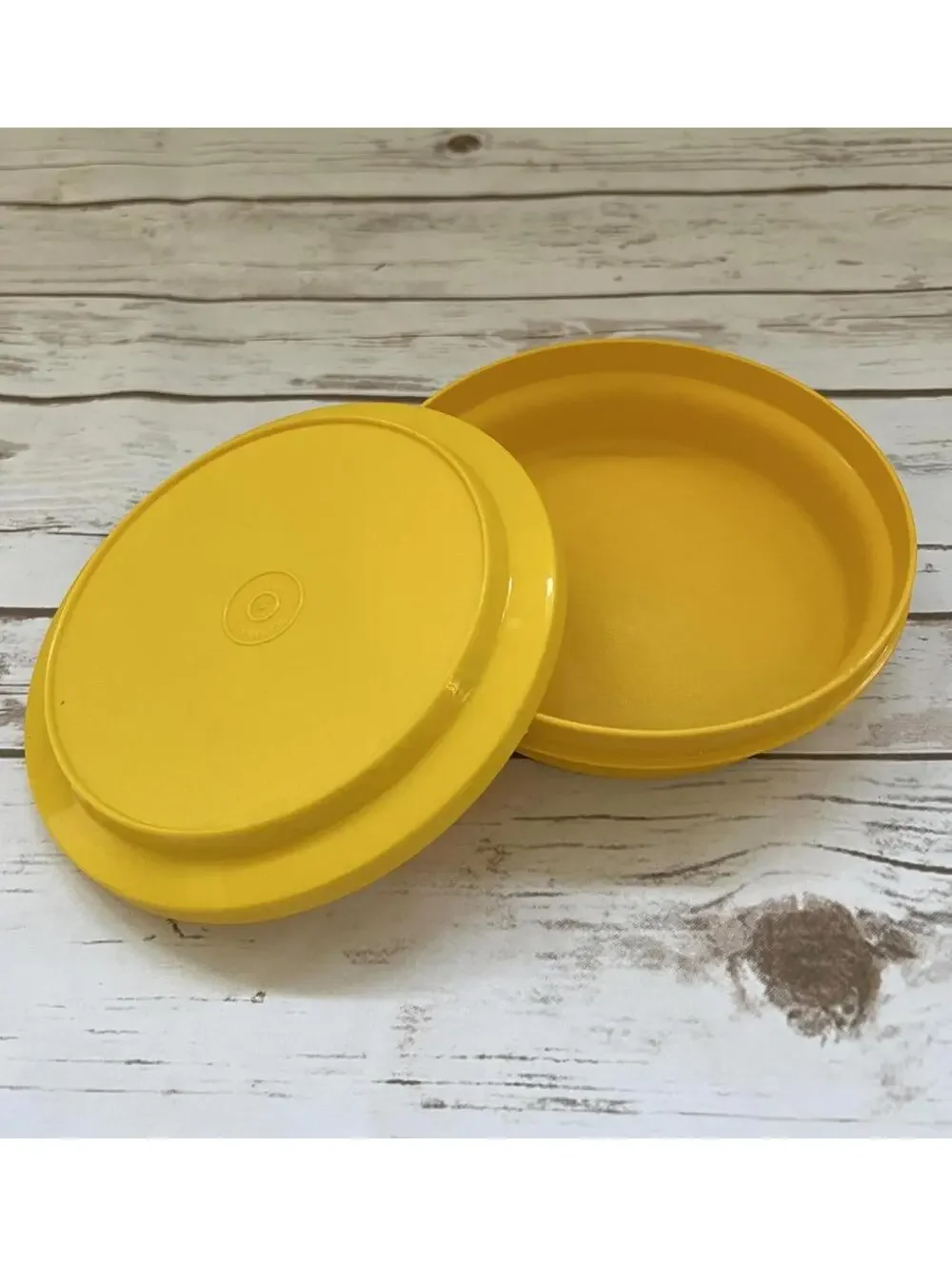 Tupperware VTG Yellow Seal‎ and Serve Round Storage Container with Lid